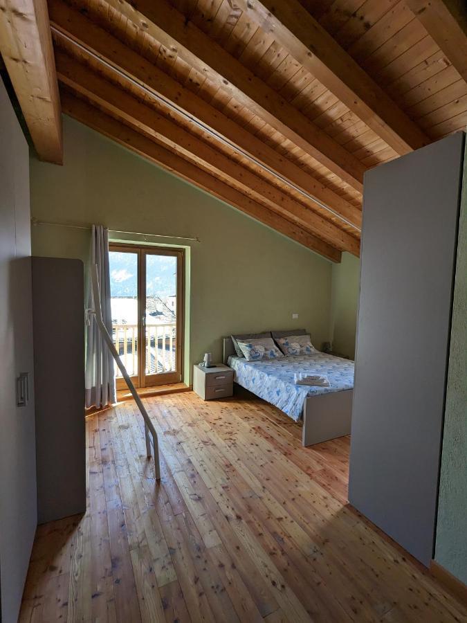 Constancia Trattoria Hostel Валдиери Екстериор снимка