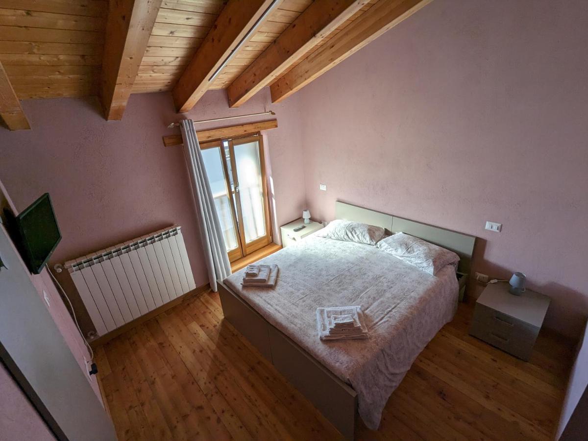 Constancia Trattoria Hostel Валдиери Екстериор снимка