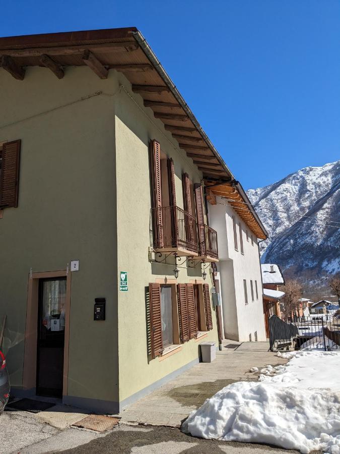 Constancia Trattoria Hostel Валдиери Екстериор снимка