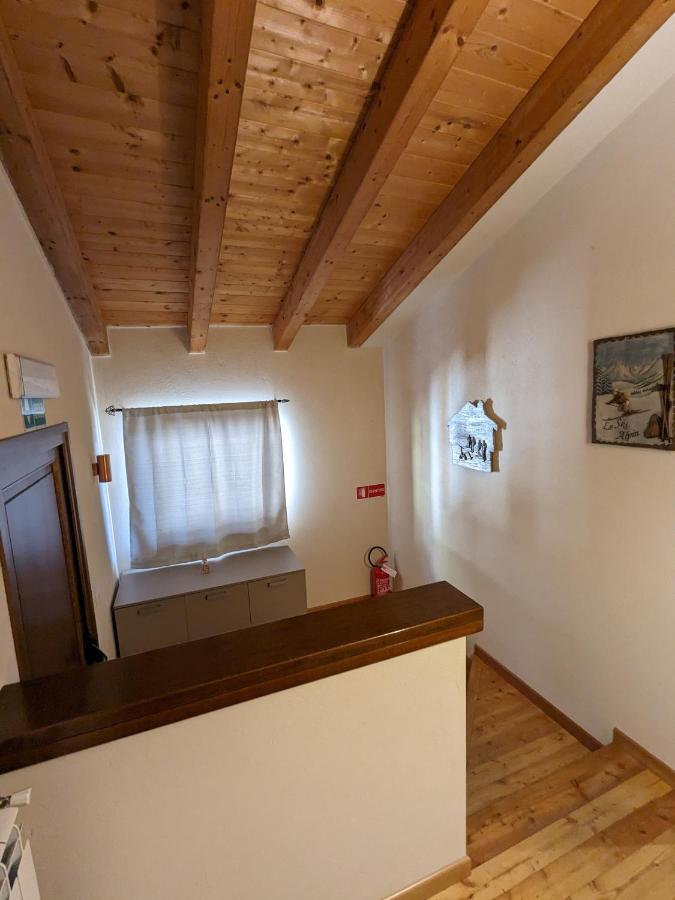 Constancia Trattoria Hostel Валдиери Екстериор снимка
